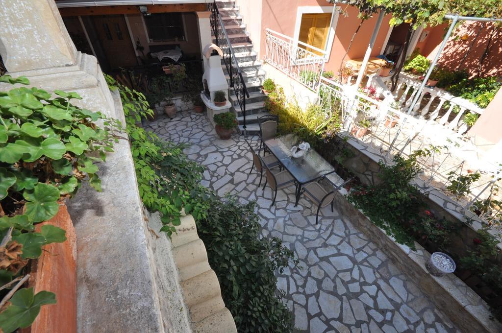 Villa Makrades 팔레오카스트리차 외부 사진